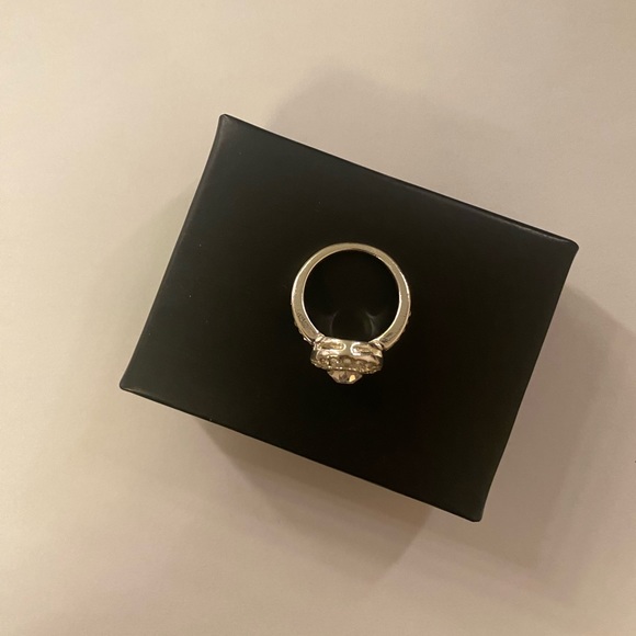 Vintage Avon Sterling Silver Solitaire Ring - Picture 5 of 7